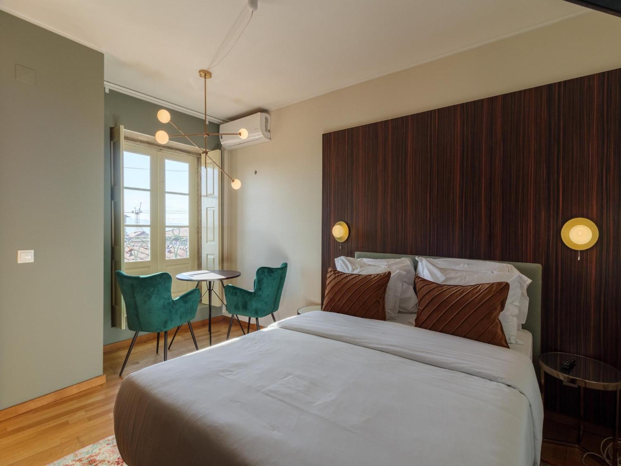 Charming 1-bedroom In Apartamento *