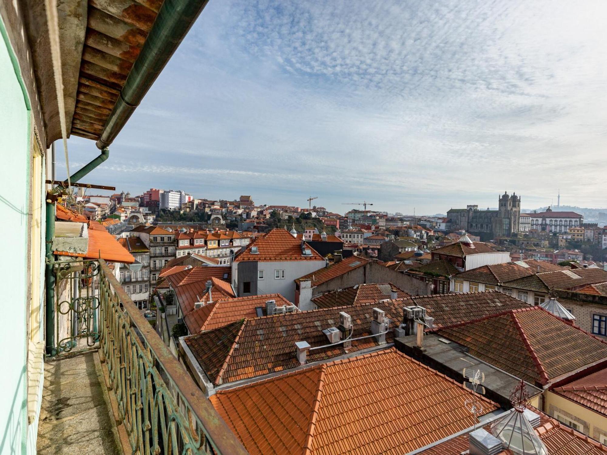 Charming 1-bedroom In Apartamento *
